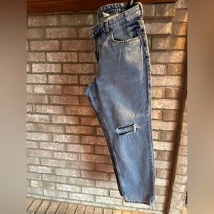 H&M Jeans Size 12 Boyfriend Low Waist Ripped at Knees